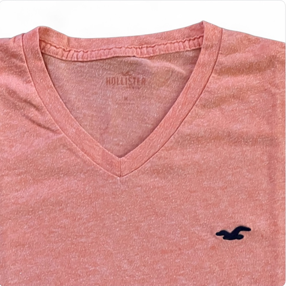 Hollister Men’s V-Neck Shirt with Embroidered Logo / Salmon pink / Size M - Picture 2 of 2